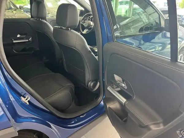 MERCEDES-BENZ GLA 220 4M (12/27)