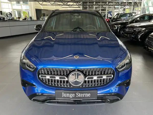 MERCEDES-BENZ GLA 220 4M (3/27)