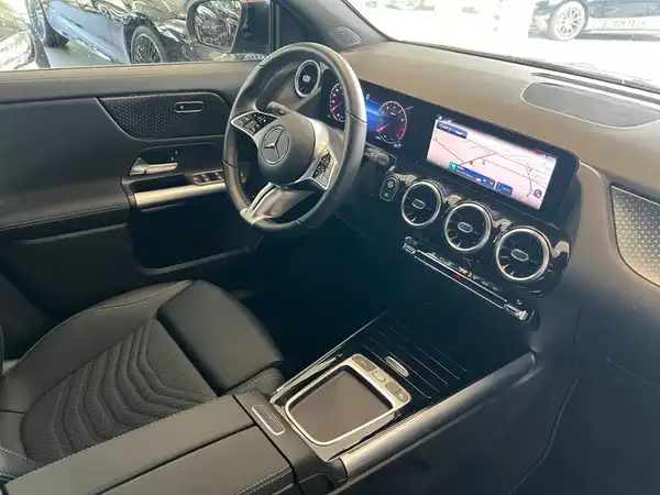 MERCEDES-BENZ GLA 220 4M (10/27)