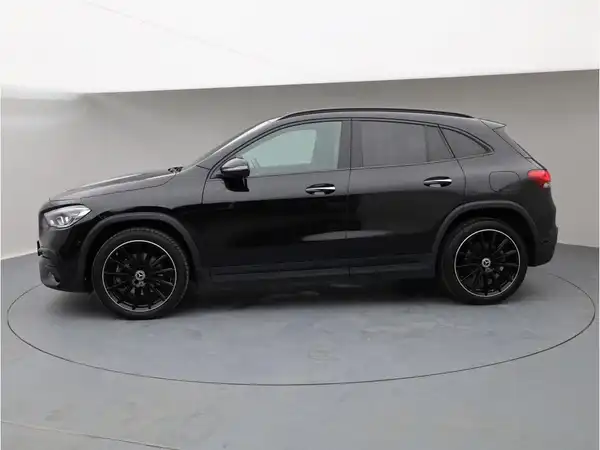 MERCEDES-BENZ GLA 250 e (2/19)