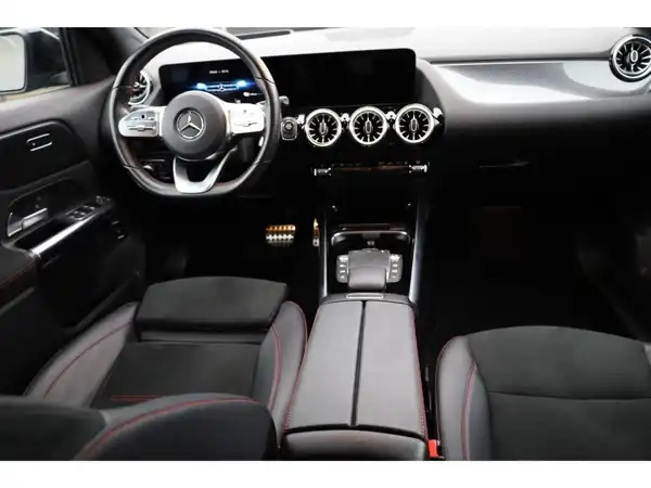 MERCEDES-BENZ GLA 250 e (17/19)