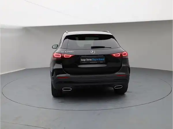 MERCEDES-BENZ GLA 250 e (4/19)