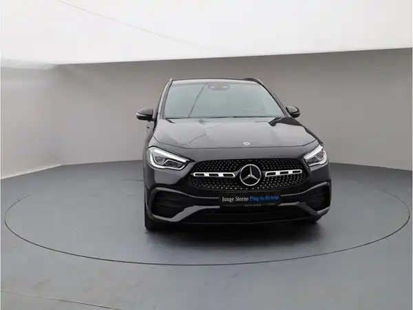 MERCEDES-BENZ GLA 250 e (8/19)