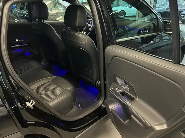 MERCEDES-BENZ GLA 220 d 4MATIC (12/27)