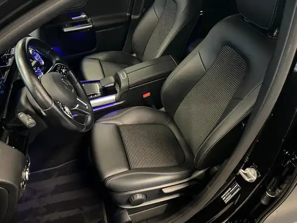 MERCEDES-BENZ GLA 220 d 4MATIC (16/27)