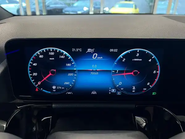 MERCEDES-BENZ GLA 220 d 4MATIC (23/27)