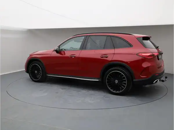 MERCEDES-BENZ GLC 300 d 4M (4/28)