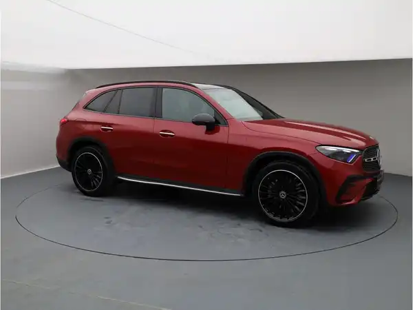 MERCEDES-BENZ GLC 300 d 4M (8/28)