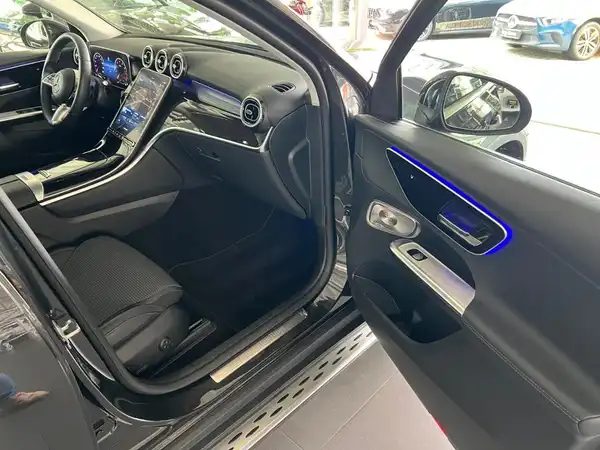 MERCEDES-BENZ GLC 200 4M (11/27)