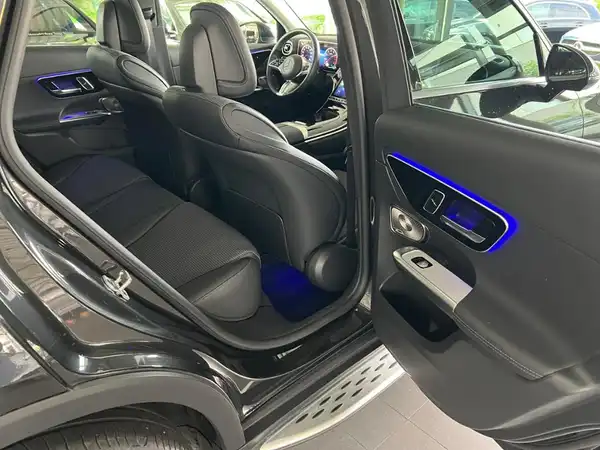 MERCEDES-BENZ GLC 200 4M (12/27)