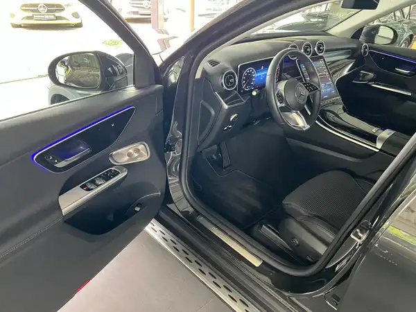 MERCEDES-BENZ GLC 200 4M (9/27)
