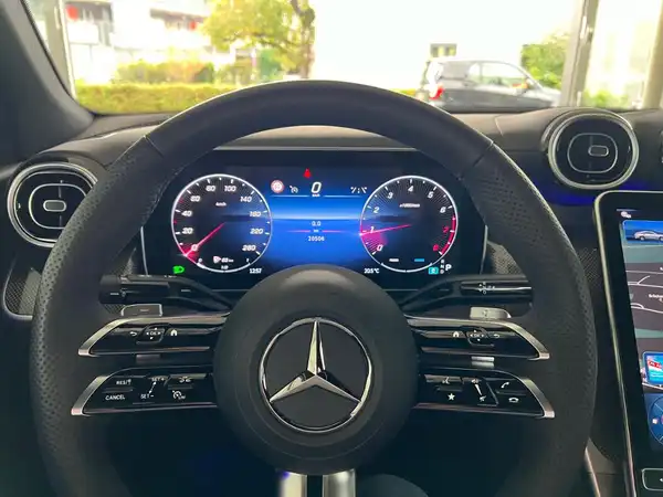 MERCEDES-BENZ GLC 300 4M Coup (28/29)