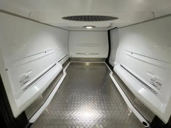 MERCEDES-BENZ Vito 116 CDI (17/24)