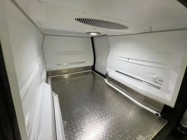 MERCEDES-BENZ Vito 116 CDI (18/24)
